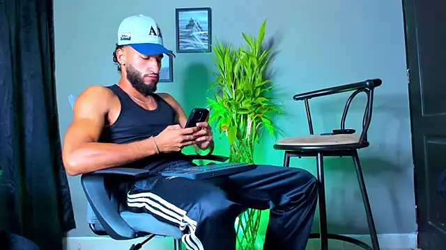 Damian 022 online show from 11.11.25