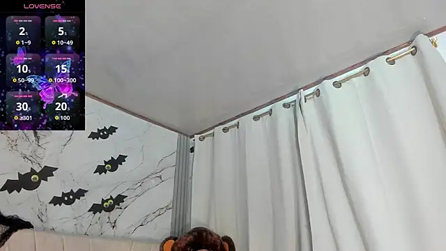 Snapshot of angeli_sexi chatting on 10.25.25 angeli sexi online show from 10.25.25