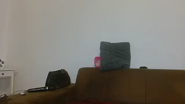 Snapshot of Jasmin-White chatting on 02.21.25 Jasmin-White online show from 02.21.25