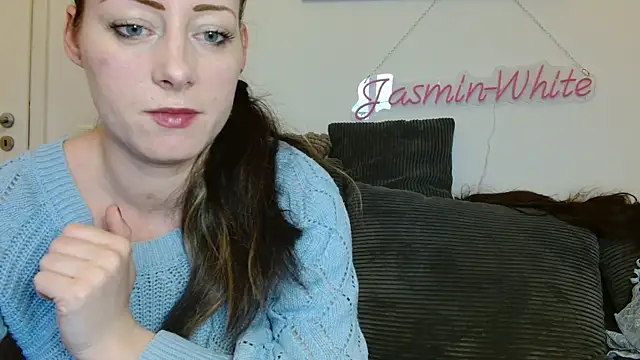 Snapshot of Jasmin-White chatting on 04.23.26 Jasmin-White online show from 04.23.26