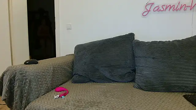 Snapshot of Jasmin-White chatting on 07.16.26 Jasmin-White online show from 07.16.26