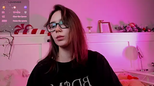 Snapshot of UnaMedison chatting on 12.24.24 UnaMedison online show from 12.24.24