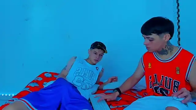 Snapshot of HOT_boy2025 chatting on 01.08.25 HOT boy2025 online show from 01.08.25