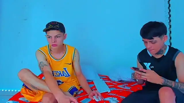 Snapshot of HOT_boy2025 chatting on 01.10.25 HOT boy2025 online show from 01.10.25