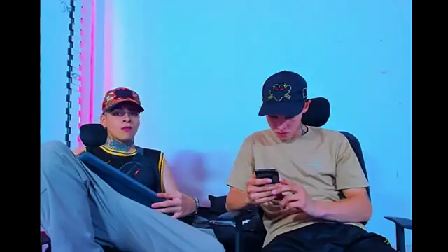 Snapshot of HOT_boy2025 chatting on 09.09.25 HOT boy2025 online show from 09.09.25