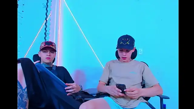 Snapshot of HOT_boy2025 chatting on 09.11.25 HOT boy2025 online show from 09.11.25