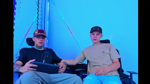 Snapshot of HOT_boy2025 chatting on 09.13.25 HOT boy2025 online show from 09.13.25