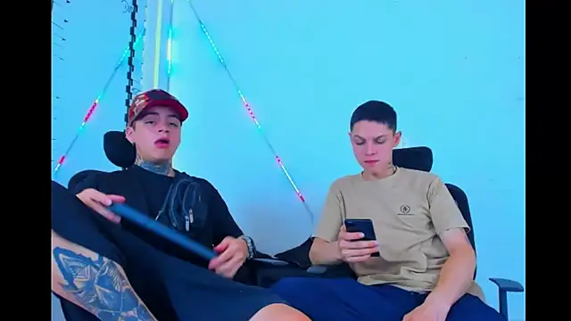 Snapshot of HOT_boy2025 chatting on 09.25.25 HOT boy2025 online show from 09.25.25