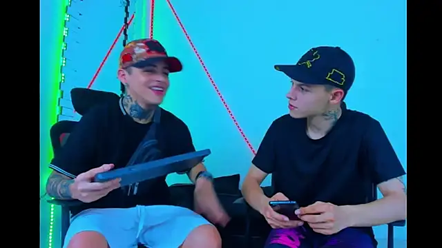 Snapshot of HOT_boy2025 chatting on 09.25.25 HOT boy2025 online show from 09.25.25