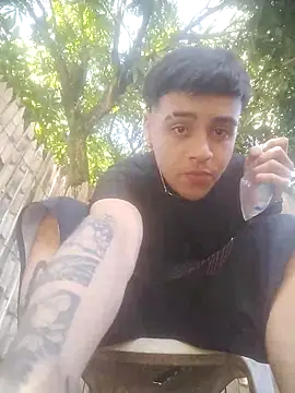 Snapshot of HOT_boy2025 chatting on 10.25.25 HOT boy2025 online show from 10.25.25