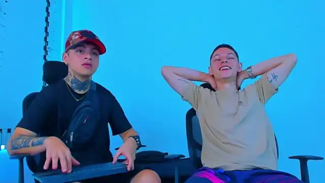 Snapshot of HOT_boy2025 chatting on 11.09.25 HOT boy2025 online show from 11.09.25