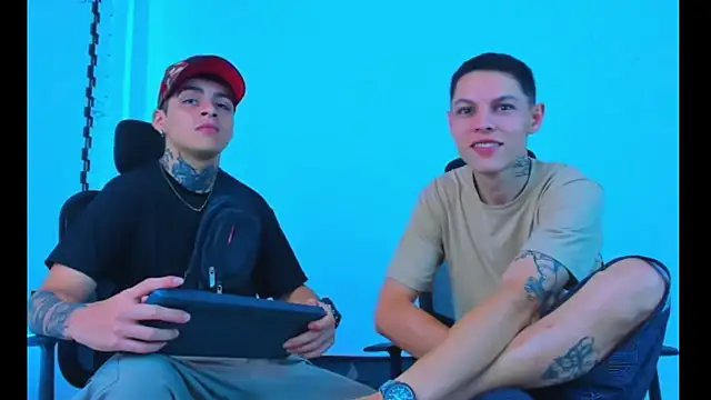 Snapshot of HOT_boy2025 chatting on 11.17.25 HOT boy2025 online show from 11.17.25