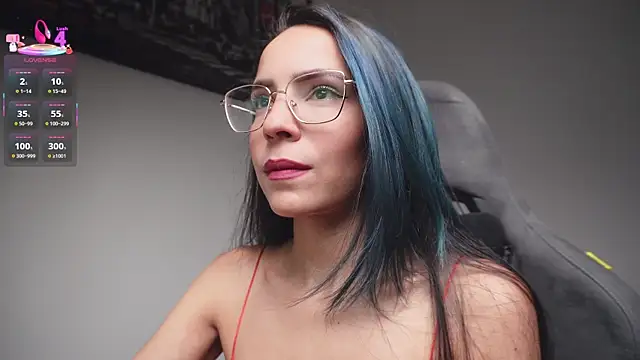 Snapshot of little-eli chatting on 04.14.26 little-eli online show from 04.14.26