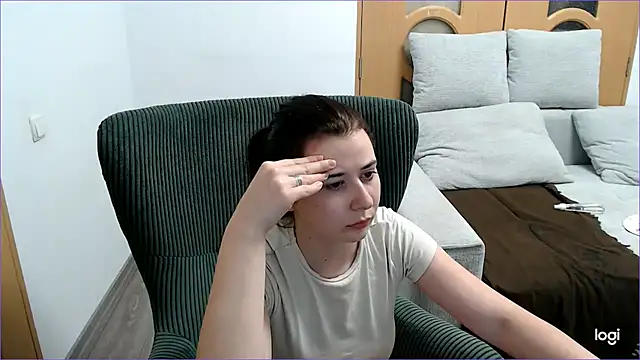 VioletaFlower7 online show from 02.16.26