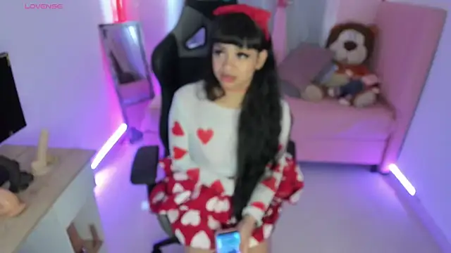 Snapshot of zoesullivan chatting on 02.14.25 zoesullivan online show from 02.14.25