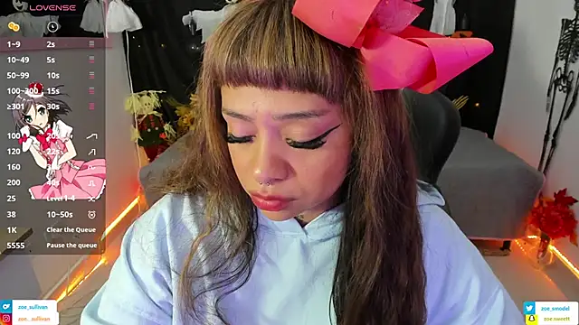 Snapshot of zoesullivan chatting on 10.23.25 zoesullivan online show from 10.23.25