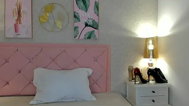 Ginger Violetta  online show from 01.14.25