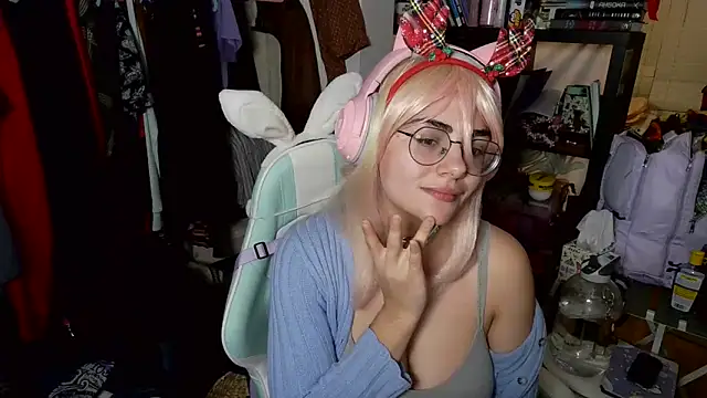 mochi rainbow online show from 12.22.24