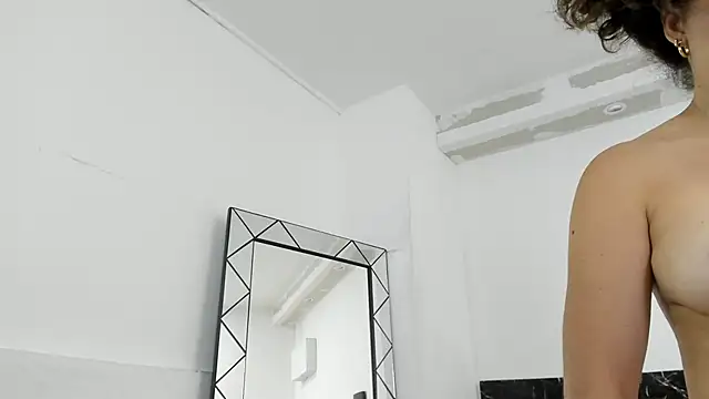 Juliabadlee online show from 01.08.25