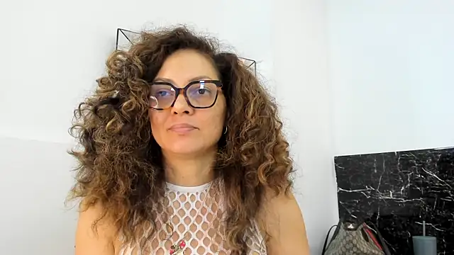 Juliabadlee online show from 02.01.25