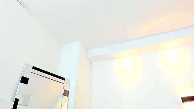 Juliabadlee online show from 03.03.25