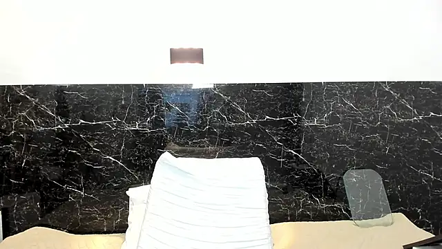 Juliabadlee online show from 03.08.25