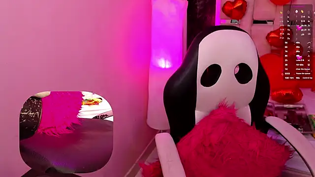 Snapshot of XimenaReid chatting on 02.07.25 XimenaReid online show from 02.07.25