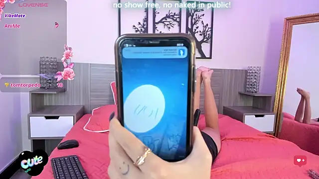 SkinnyFoxy online show from 02.12.25