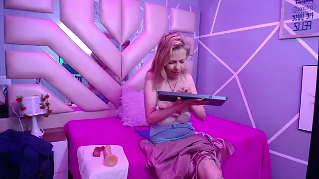 sophia ny online show from 02.17.25