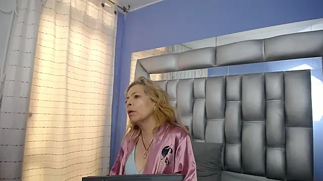 sophia ny online show from 03.04.25