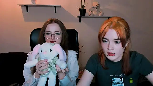 liana kisses online show from 12.21.24