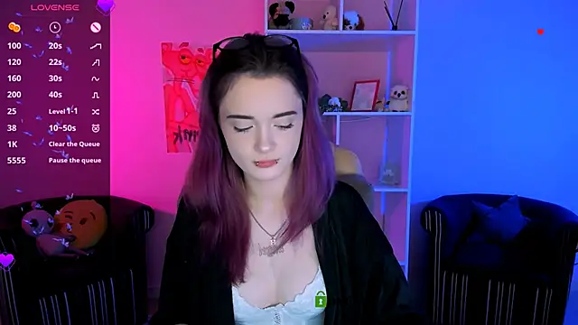 liana kisses online show from 09.20.25