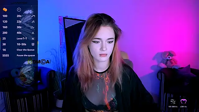 liana kisses online show from 10.18.25