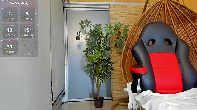 Snapshot of BarbaraKnox_ chatting on 02.27.25 BarbaraKnox online show from 02.27.25