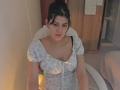 Snapshot of misstoya chatting on 12.19.24 misstoya online show from 12.19.24