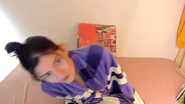 Snapshot of misstoya chatting on 02.09.25 misstoya online show from 02.09.25