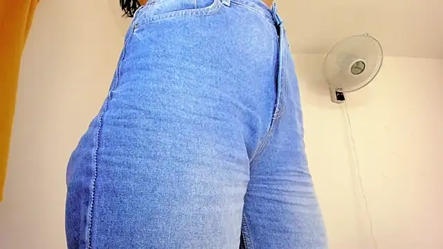 Snapshot of misstoya chatting on 02.17.25 misstoya online show from 02.17.25