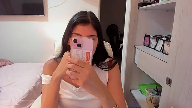 Snapshot of misstoya chatting on 10.07.25 misstoya online show from 10.07.25