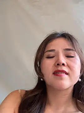 Snapshot of Efangfang chatting on 02.28.25 Efangfang online show from 02.28.25