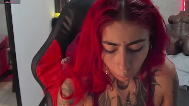 selene red  online show from 03.05.25