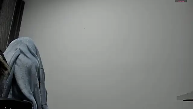 selene red  online show from 09.21.25