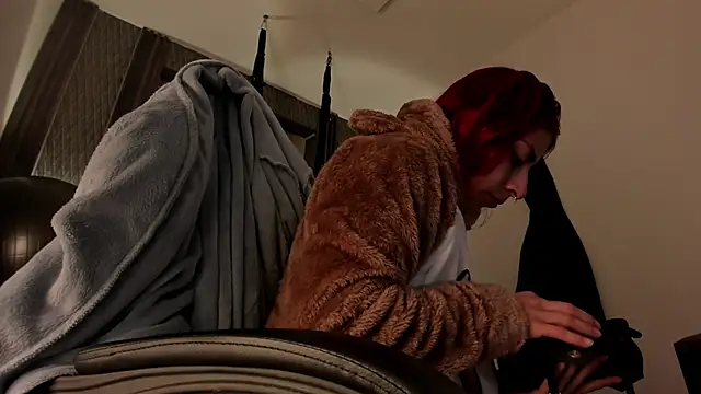 selene red  online show from 10.10.25