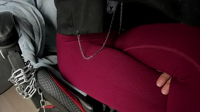 selene red  online show from 10.16.25