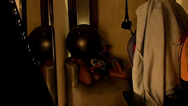 selene red  online show from 10.20.25