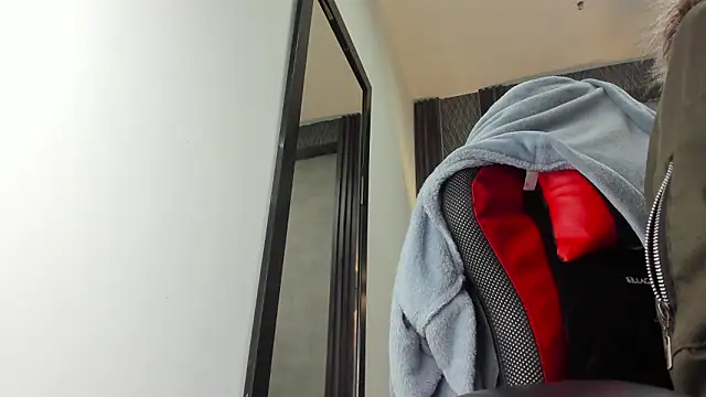 selene red  online show from 03.09.26