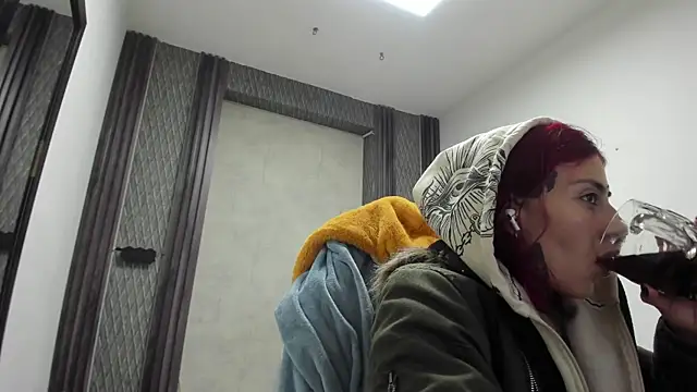 selene red  online show from 04.10.26