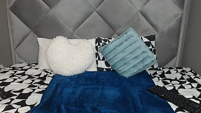 LOYAL SASHA online show from 03.04.25