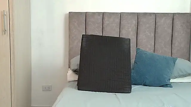 karina lewis  online show from 07.06.26