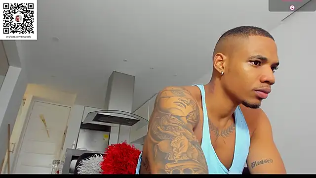 Snapshot of TROYWESLY- chatting on 09.21.25 TROYWESLY- online show from 09.21.25