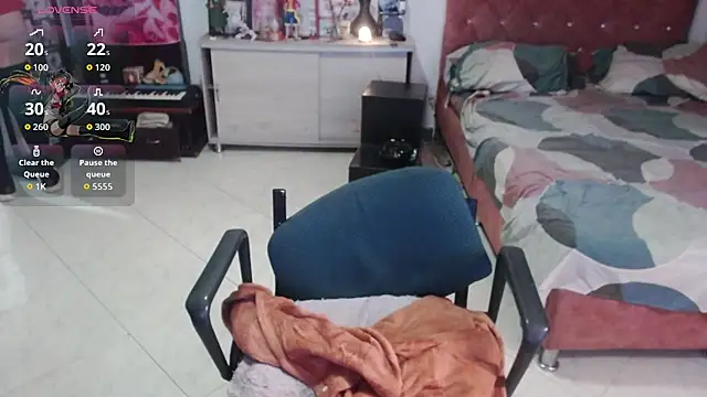 Avril2001 online show from 10.24.25